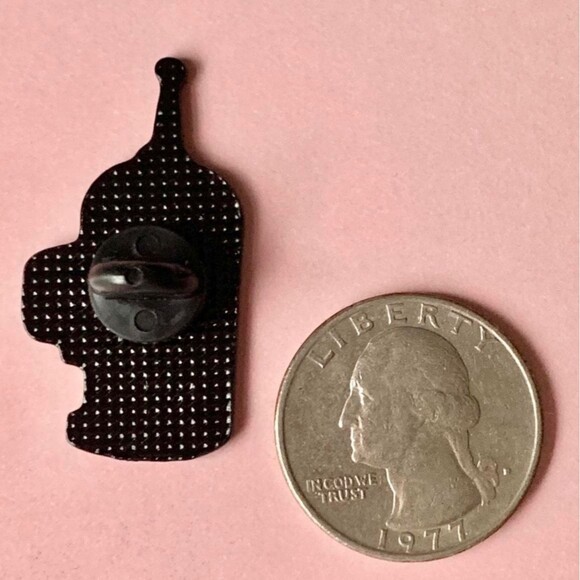 Futurama Bender Brain Skull Enamel pin - Picture 3 of 3